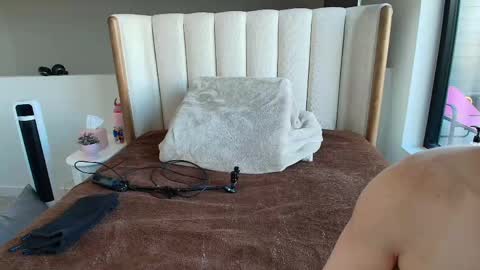 Rosalie Caine online show from 10, 5, 2026
