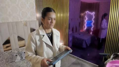 Snapshot of rosalind_tay chatting on 9, 9, 2025 ROSALIN online show from 9, 9, 2025