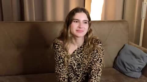 Snapshot of rosalvaulman chatting on 25, 11, 2025 Kylie online show from 25, 11, 2025