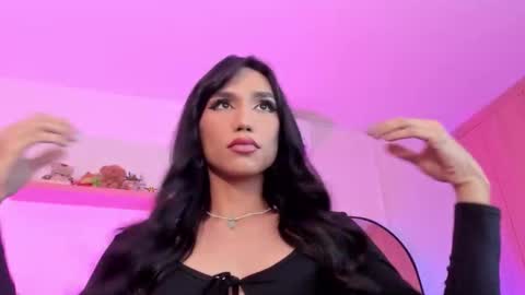 Rose Saenz online show from 28, 11, 2025