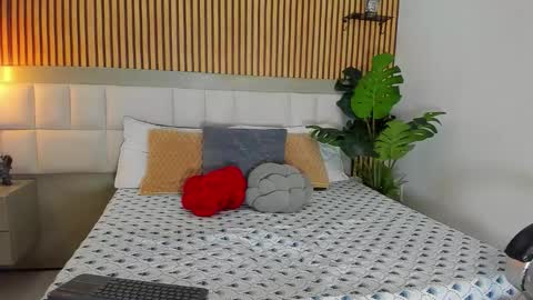 roseaurora online show from 25, 10, 2025