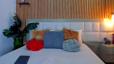 Snapshot of roseaurora chatting on 19, 1, 2026 roseaurora online show from 19, 1, 2026