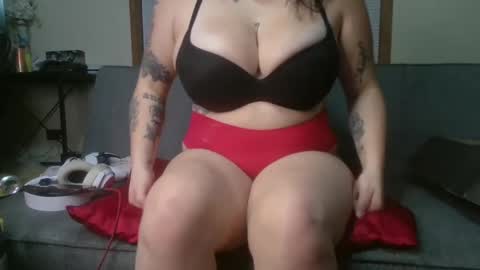 Snapshot of rosebbyxx chatting on 4, 10, 2025 rosebbyxx online show from 4, 10, 2025