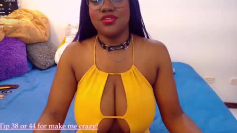 Snapshot of rosebeckers7 chatting on 2, 12, 2024 Your girl Rose 6k of followers online show from 2, 12, 2024
