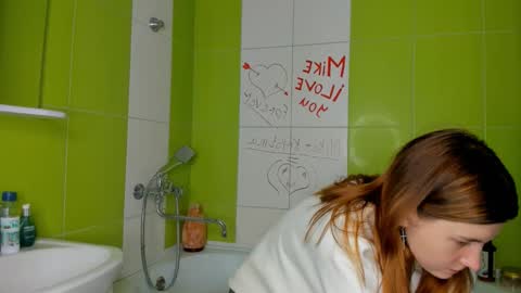 Snapshot of roseblanche2k chatting on 10, 2, 2025 Florin online show from 10, 2, 2025