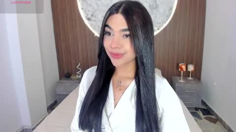 Snapshot of rosecassie chatting on 18, 4, 2026 Rose online show from 18, 4, 2026