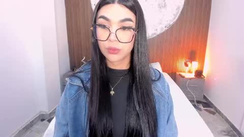 Snapshot of rosecassie chatting on 27, 4, 2026 Rose online show from 27, 4, 2026