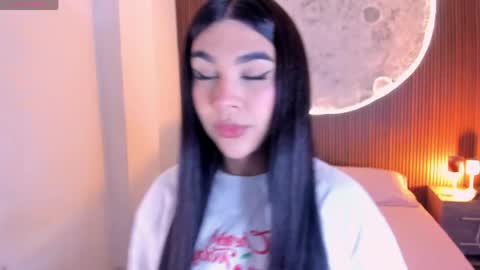 Snapshot of rosecassie chatting on 3, 5, 2026 Rose online show from 3, 5, 2026