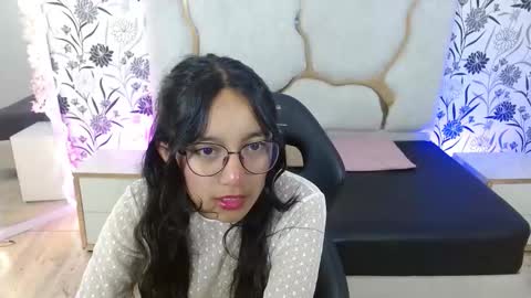 rosee_tay1 online show from 15, 12, 2025