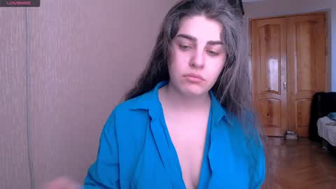 Snapshot of roselina_ chatting on 4, 1, 2025 Rose online show from 4, 1, 2025