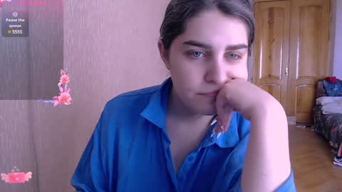 Snapshot of roselina_ chatting on 11, 1, 2025 Rose online show from 11, 1, 2025