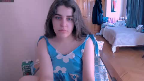 Snapshot of roselina_ chatting on 6, 3, 2025 Rose online show from 6, 3, 2025