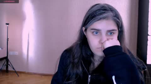 Snapshot of roselina_ chatting on 1, 10, 2025 Rose online show from 1, 10, 2025