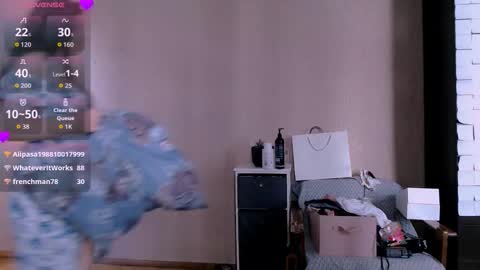 Snapshot of roselina_ chatting on 24, 10, 2025 Rose online show from 24, 10, 2025