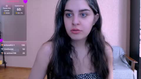 Snapshot of roselina_ chatting on 31, 10, 2025 Rose online show from 31, 10, 2025