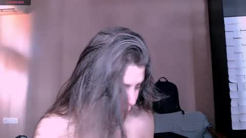 Snapshot of roselina_ chatting on 18, 11, 2025 Rose online show from 18, 11, 2025