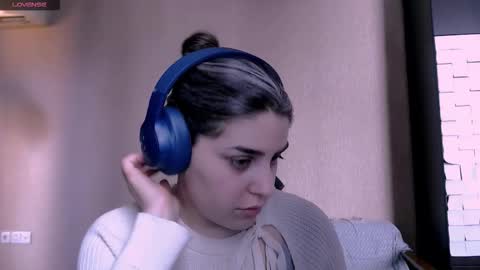 Snapshot of roselina_ chatting on 22, 11, 2025 Rose online show from 22, 11, 2025