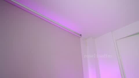 Lyla OF roselinedior online show from 4, 2, 2026