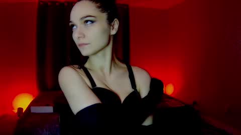 Snapshot of roseredgoddess chatting on 7, 12, 2024 roseredgoddess online show from 7, 12, 2024