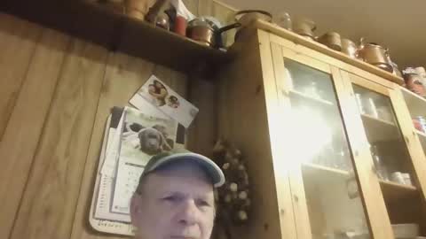 Snapshot of roses2u1958 chatting on 23, 12, 2024 roses2u1958 online show from 23, 12, 2024