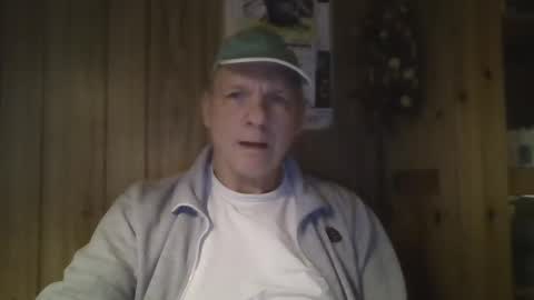 Snapshot of roses2u1958 chatting on 2, 2, 2025 roses2u1958 online show from 2, 2, 2025