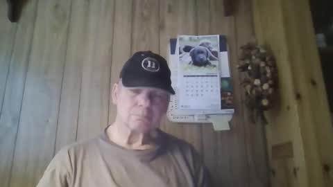 Snapshot of roses2u1958 chatting on 5, 3, 2026 roses2u1958 online show from 5, 3, 2026