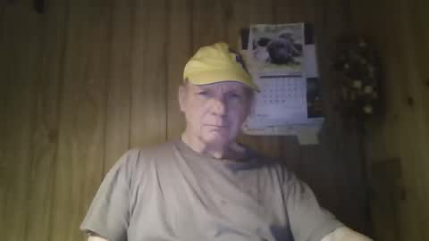 Snapshot of roses2u1958 chatting on 16, 3, 2026 roses2u1958 online show from 16, 3, 2026
