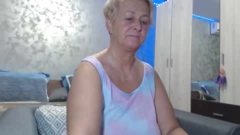 Lovepinklilly online show from 30, 12, 2024