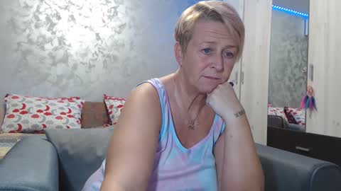 Lovepinklilly online show from 25, 1, 2025