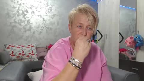 Lovepinklilly online show from 5, 4, 2026