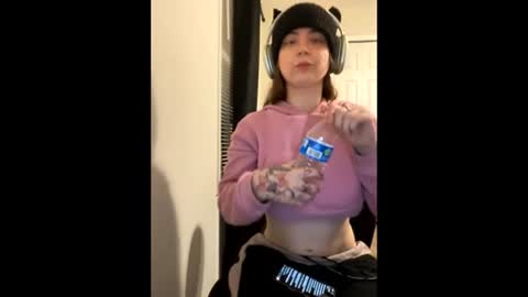 roseyla1 online show from 8, 2, 2026