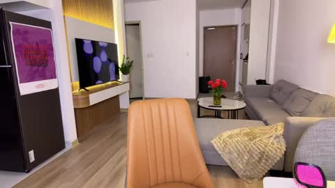 Roshelle online show from 16, 4, 2026