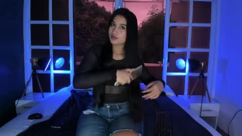 Snapshot of rosie_chell chatting on 25, 5, 2026 Rosie online show from 25, 5, 2026