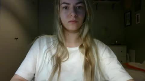 Snapshot of rosie_june chatting on 3, 2, 2026 Rosie online show from 3, 2, 2026