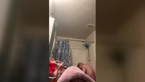 rosieleebrown online show from 9, 3, 2026