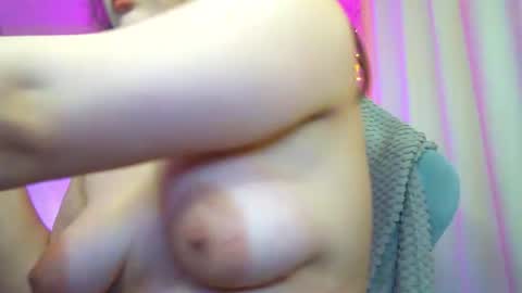 Snapshot of rosienana chatting on 13, 7, 2026 RosieNana online show from 13, 7, 2026