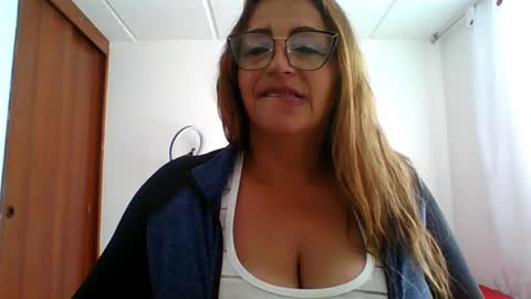 Snapshot of rossanalionheart chatting on 2, 3, 2025 Rossana online show from 2, 3, 2025