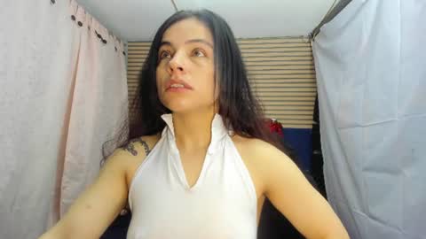 Snapshot of rosse_25 chatting on 14, 6, 2026 Would you like to help me with supplementation and sports suits so I can compete in powerlifting online show from 14, 6, 2026