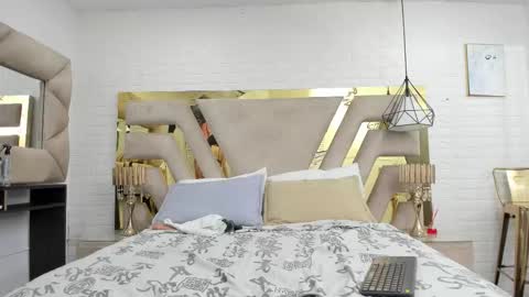 Snapshot of rossee_naia chatting on 10, 9, 2025 Beauty Naia online show from 10, 9, 2025