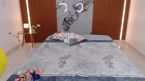 Rossi Hill online show from 22, 2, 2026