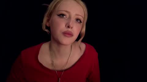 rosy_petal online show from 15, 10, 2025