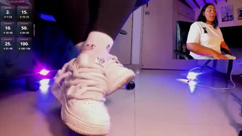 rosyejones online show from 27, 11, 2025