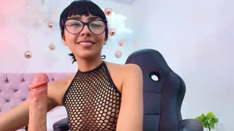 Snapshot of roulyy chatting on 17, 12, 2024 JESSY ROULY online show from 17, 12, 2024