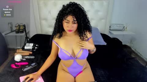 rouse_sexy_hotxx77 online show from 5, 10, 2025