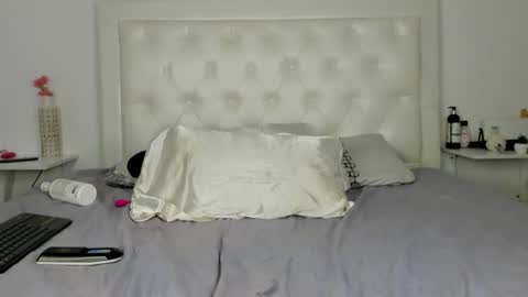 rouse_sexy_hotxx77 online show from 12, 7, 2026