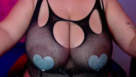 Snapshot of rousrossell_4 chatting on 11, 1, 2025 Call me Rous online show from 11, 1, 2025