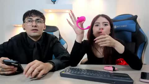 Snapshot of rousse_n_kenji chatting on 17, 5, 2026 rousse_n_kenji online show from 17, 5, 2026