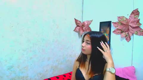 Snapshot of rousse_violet chatting on 3, 2, 2025 rousse_violet online show from 3, 2, 2025