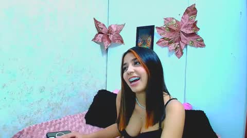 Snapshot of rousse_violet chatting on 3, 2, 2025 rousse_violet online show from 3, 2, 2025