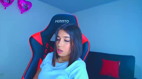 rousse_violet online show from 17, 10, 2025